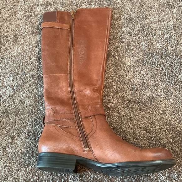 EUC Naturalizer Riding Boots - 7M - Calf Area Stretch Inserts - Picture 6 of 17